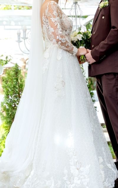 Продам весільну сукню