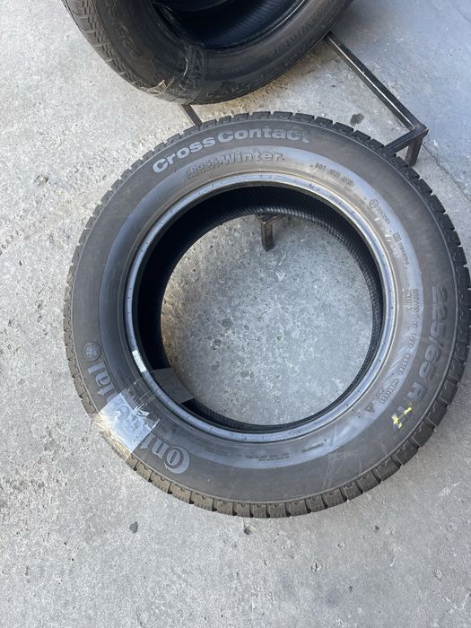 Шини щимові R17 225 65 Continental Склад Осокорки RLX