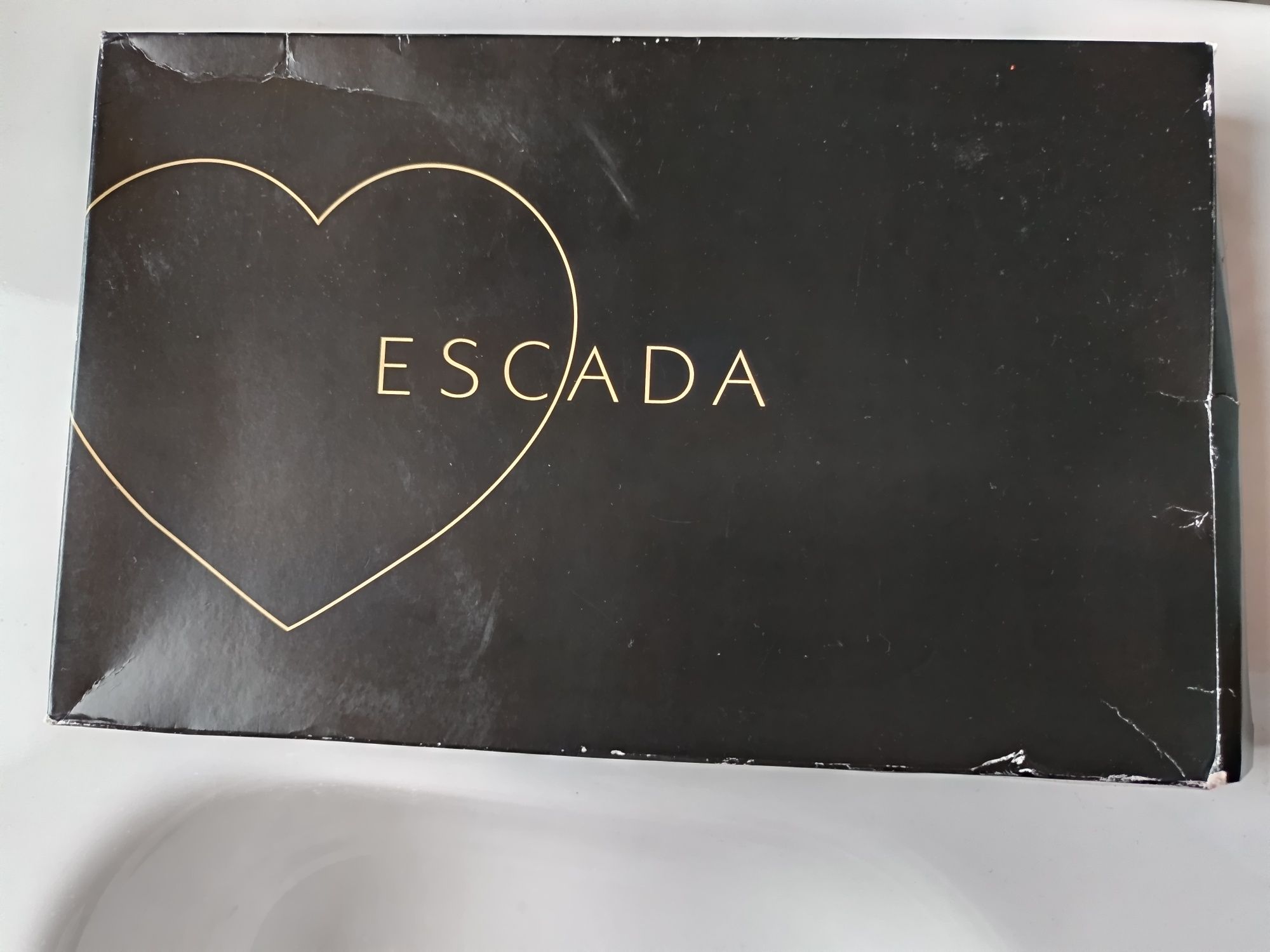 pochete avermelhada