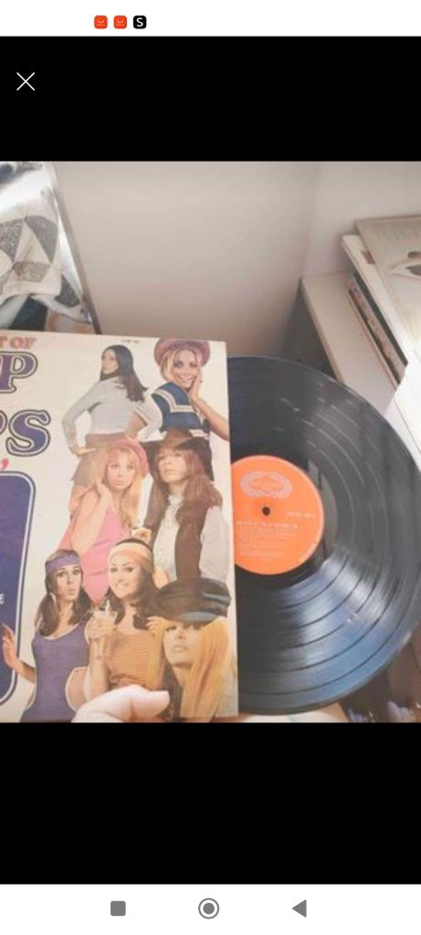 Discos de vinil antigos desde €5 (lista no anúncio)