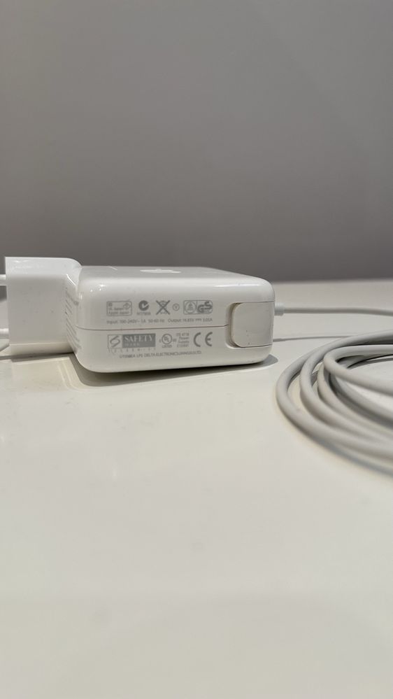 Nowa Ładowarka Apple MagSafe 2 45W uszkodzona