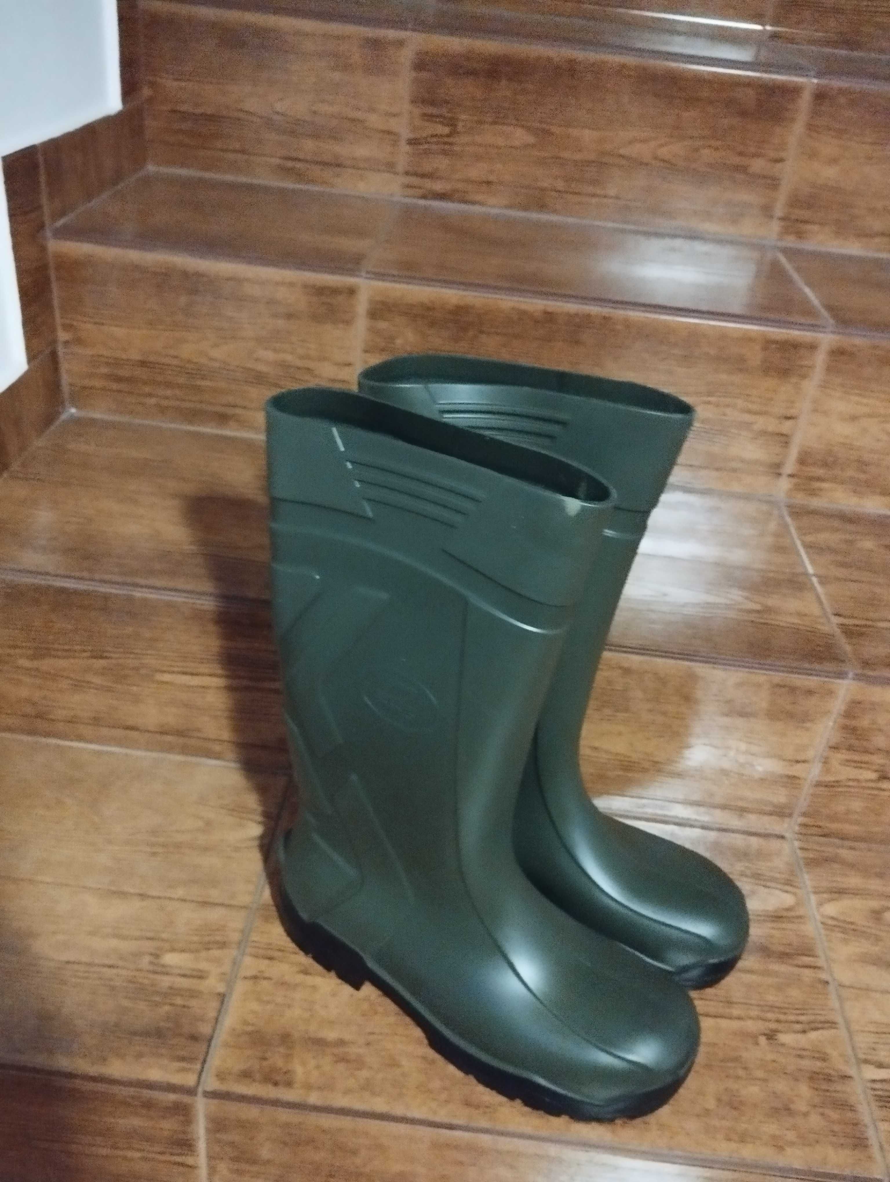 Buty całotworzywowe zawodowe z poliuretanu PPO r.42