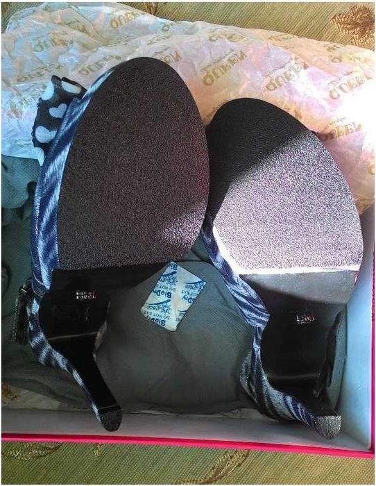 Босоножки серебряные на шпильке с бантом с блеском 36р - 23см