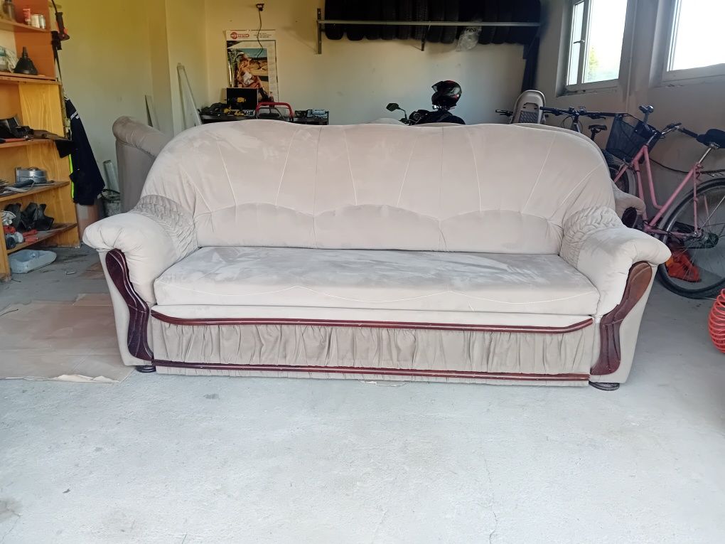 Komplet  Sofa fotele pufy