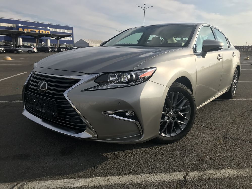 Продам Lexus es 350 2018 года