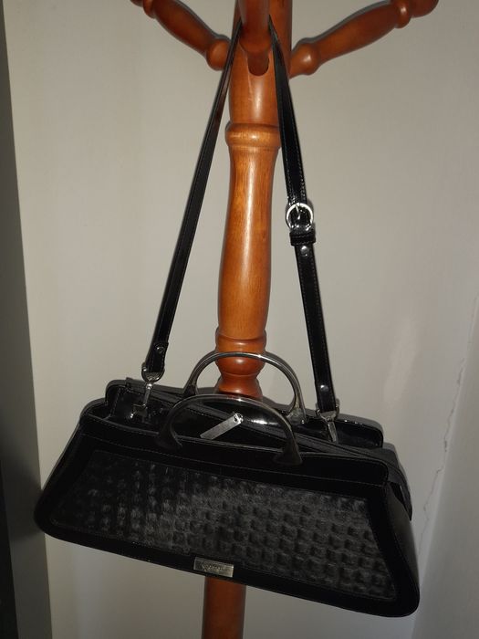 Modna włoska torebka wysokiej  jakości .