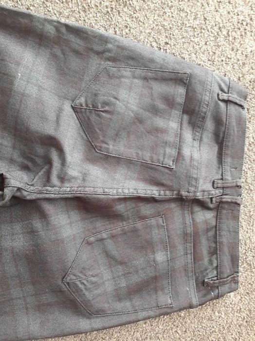 Spodnie chłopięce rozm 29 i 30 firmy Zara.