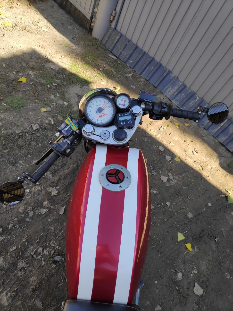 Мотоцикл кастом з двигуном  Cagiva