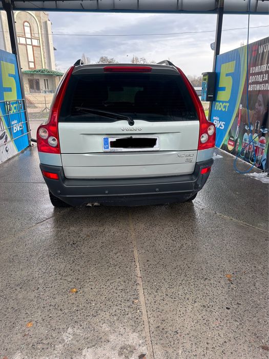 Свіжо пригнаний Volvo XС90 для ЗСУ