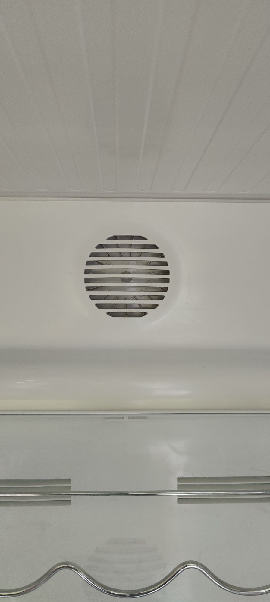 Холодильник GRUNDIG No Frost, двокамерний, нержавійка