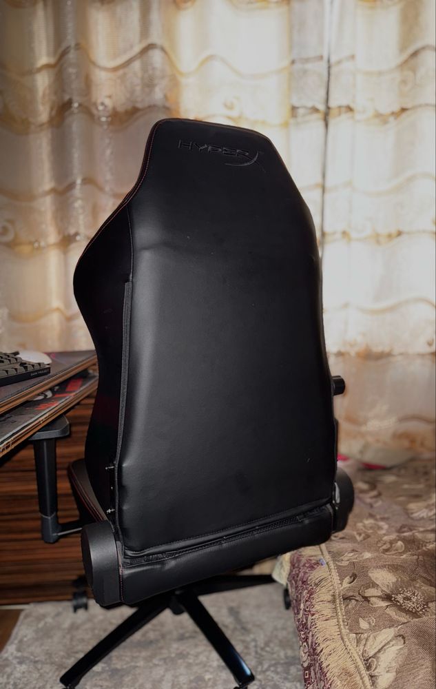 Игровое кресло HyperX