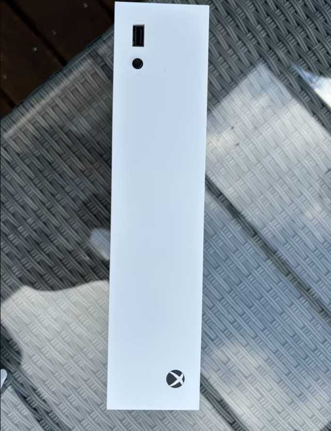 Xbox Series S Z padem pudełko wszystko jest