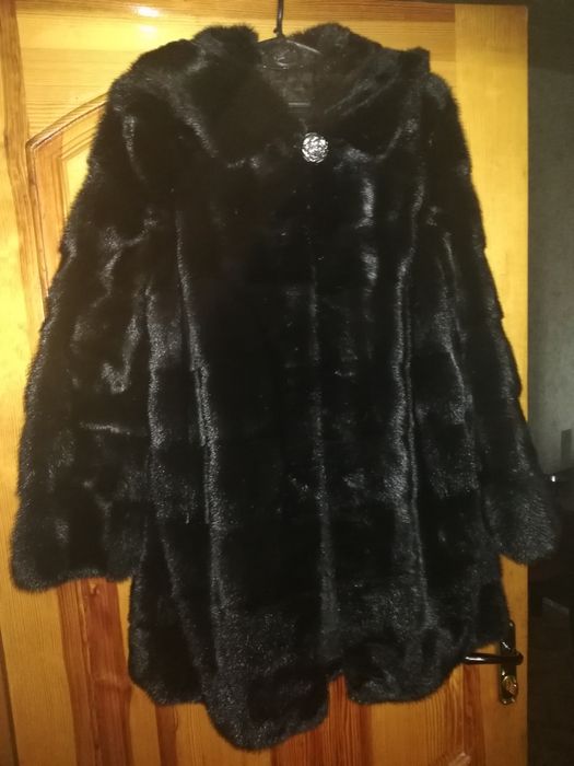 Норковая шуба (жилет) с капюшоном, 44 размер
