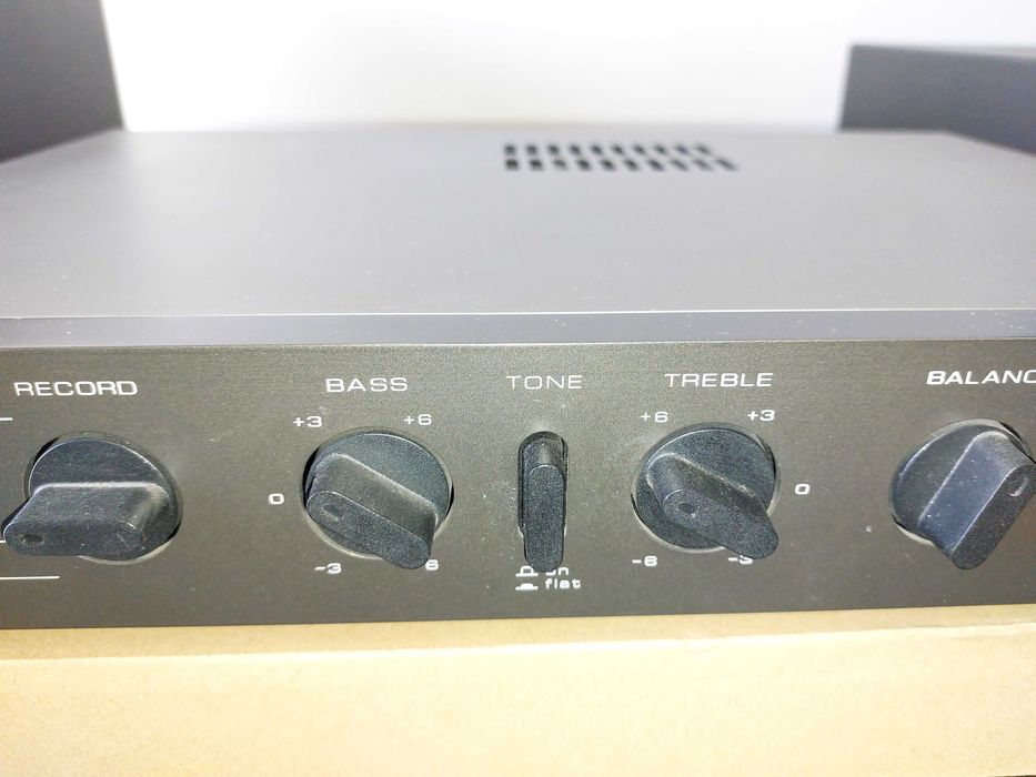 Amplificador Audiolab 8000A
