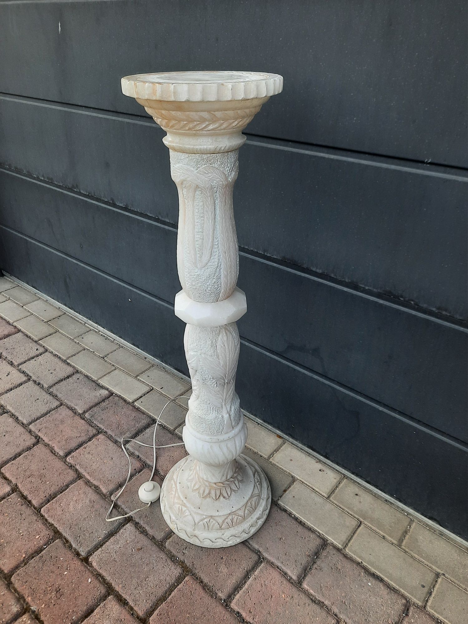 Lampa z alabastru