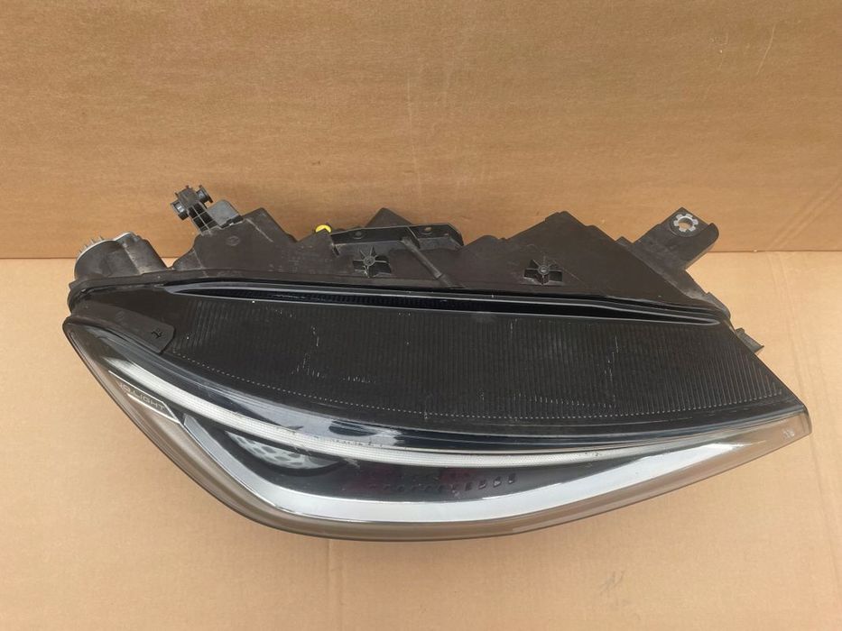 Volkswagen Id 4 Prawa Przednia Lampa Full Led Europa