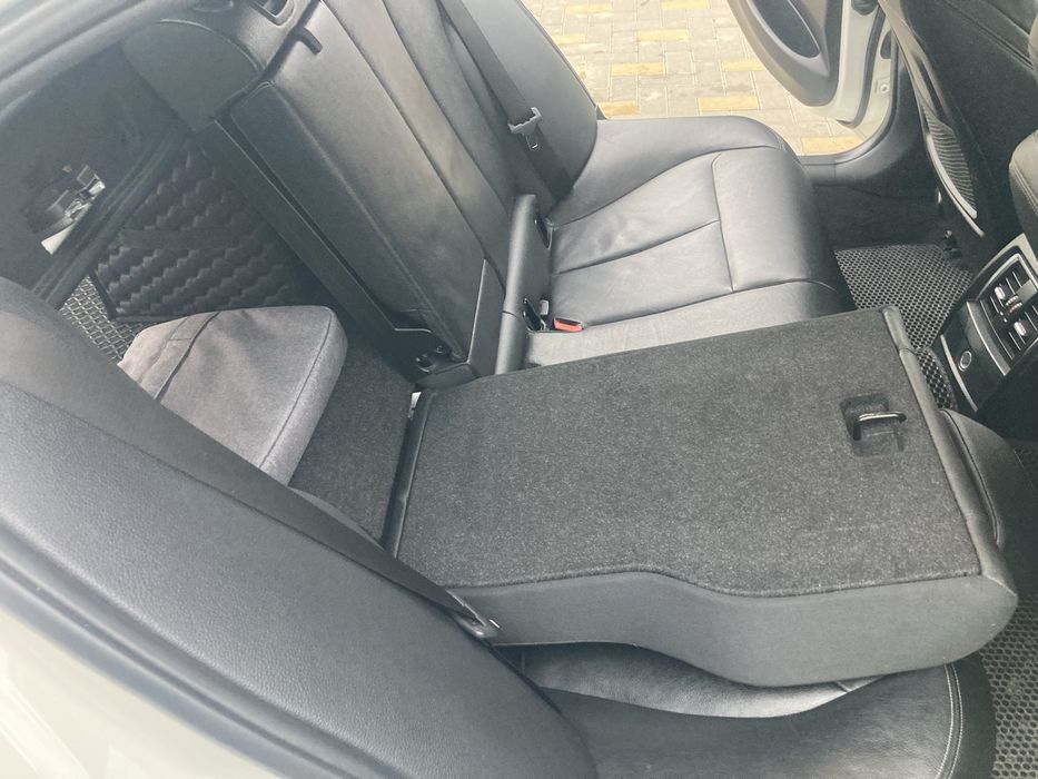 BMW 330E плагін гібрид