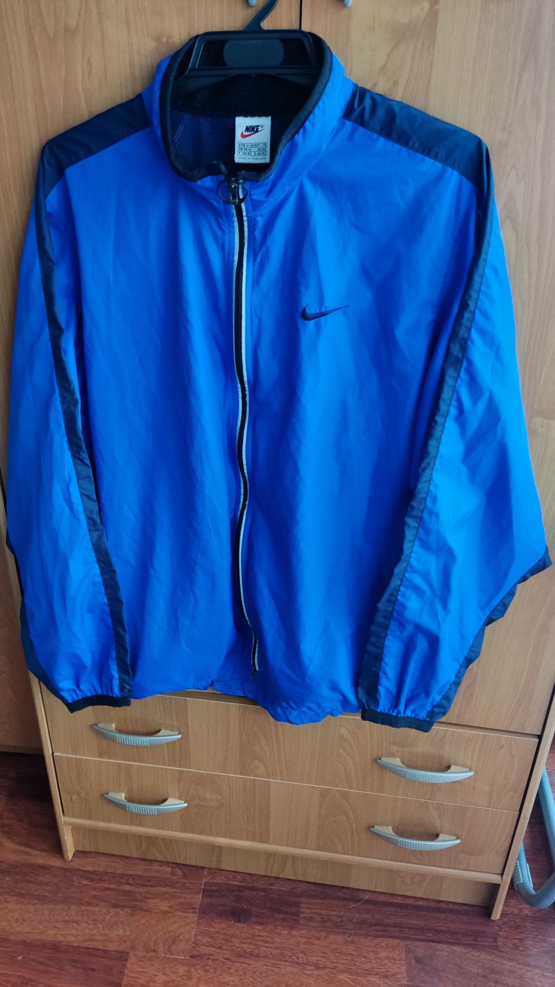 Fajny ortalionik, kurtka wiatrówka NIKE rozm. M lecz duża .
