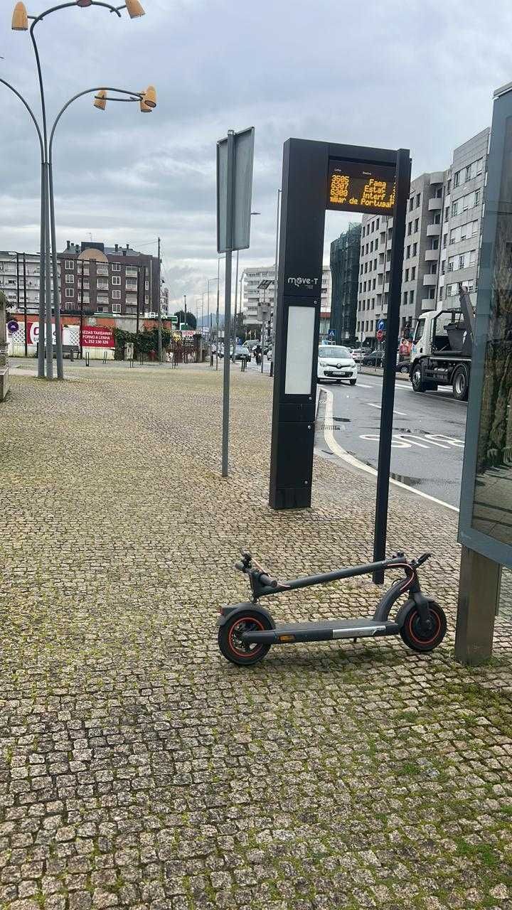 Vendo Trotinete NAVEE Semi-novo