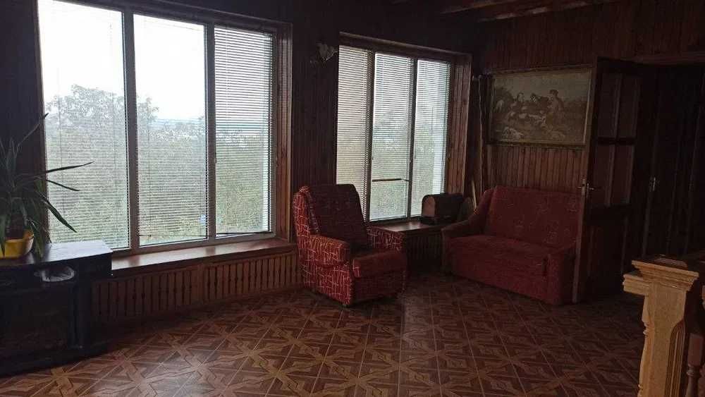 (13) Продам просторий капітальний будинок в с.Сухий Лиман.