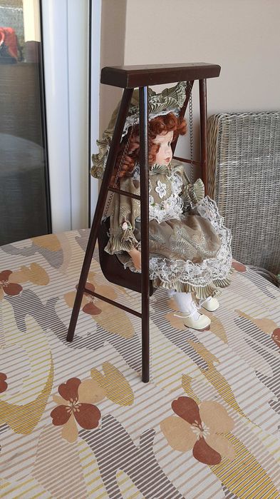 Diversas Bonecas Porcelana Vintage c/Suporte