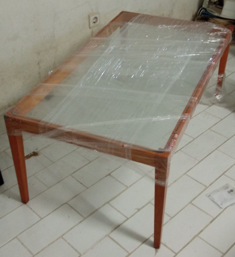 Mesa de apoio/centro/café madeira maciça tampo em vidro