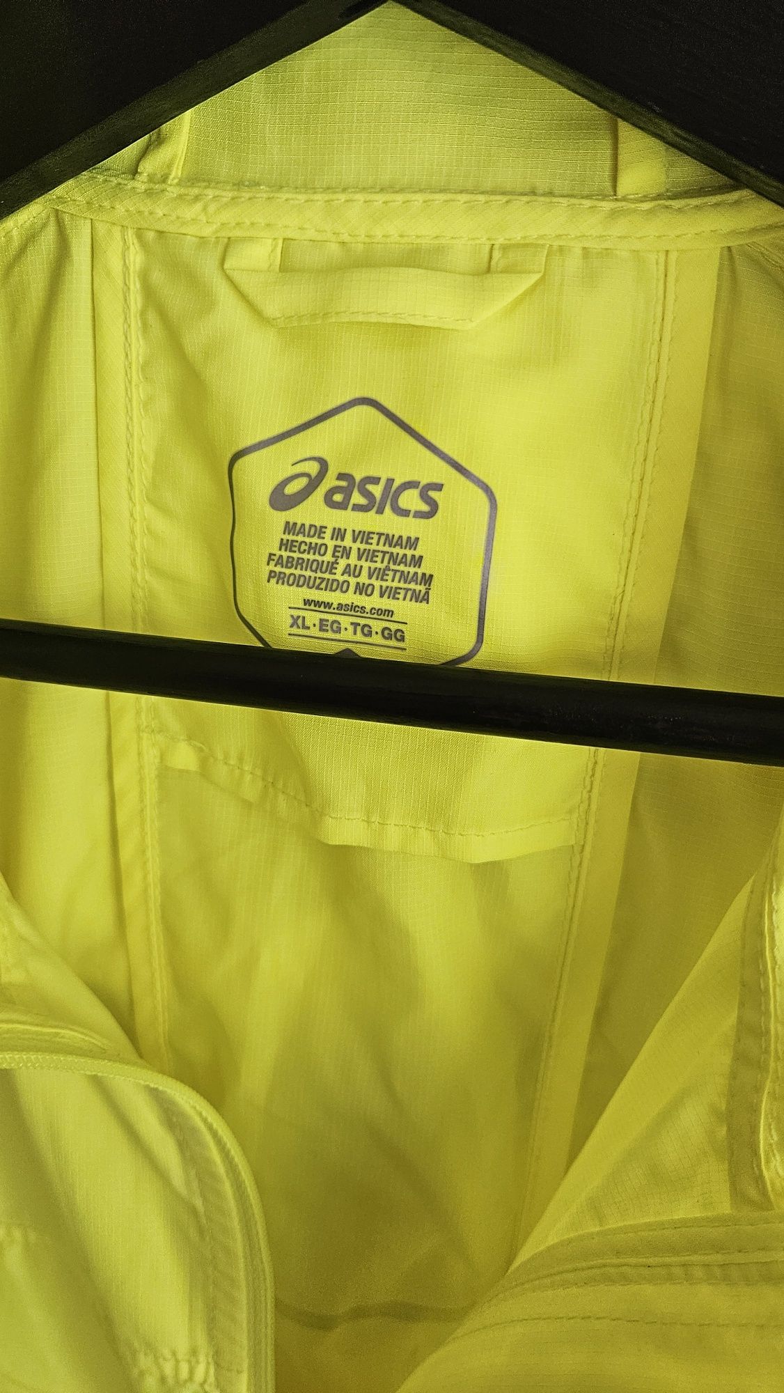 Kurtka biegowa Asics rozm XL stan idealny