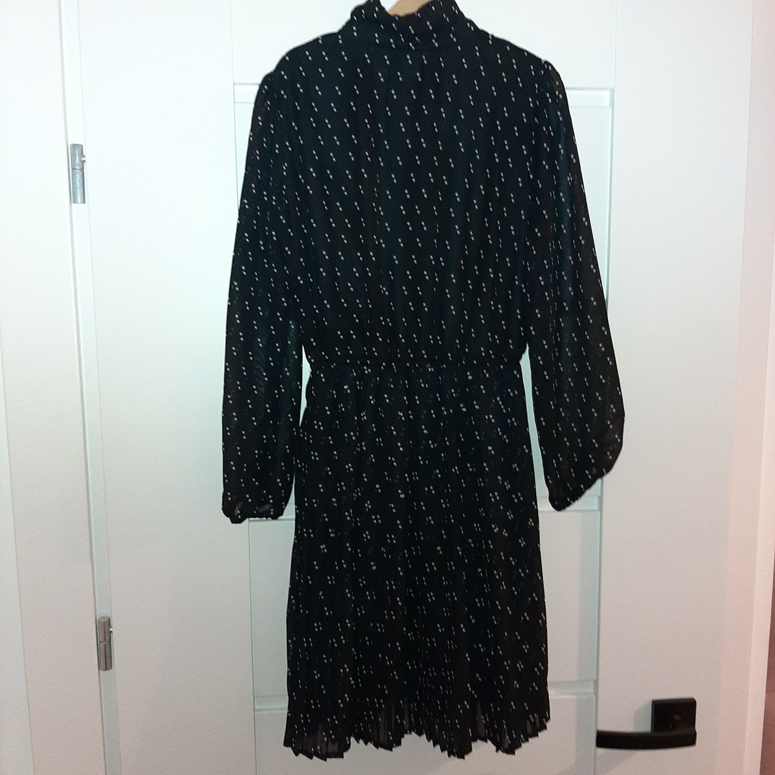 Sukienka Reserved r.134