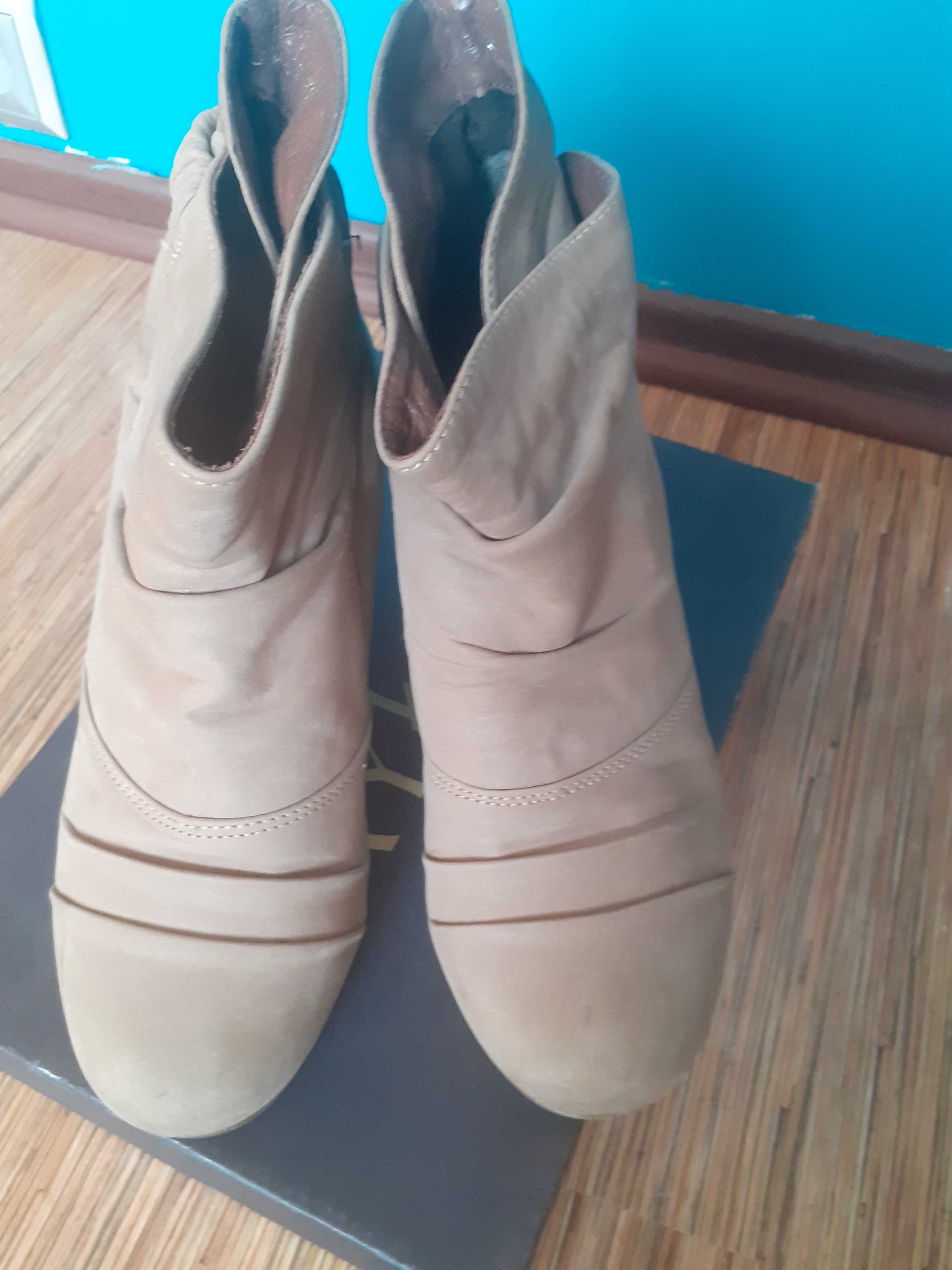Buty botki Lasocki rozmiar 37 Długość wkladki 24 cm skóra tanio