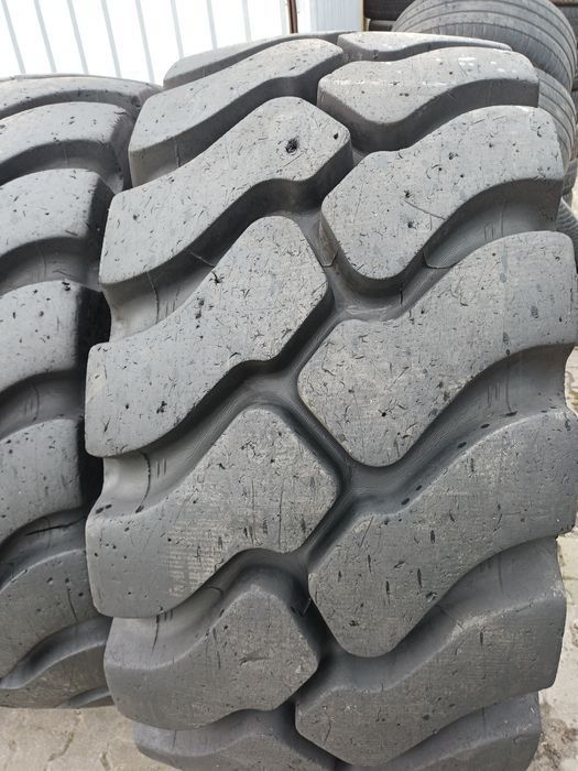 23,5R25 Good Year Rt50 Wozidło Ładowarka Fadroma 23.5-25 23,5 KOMPLET