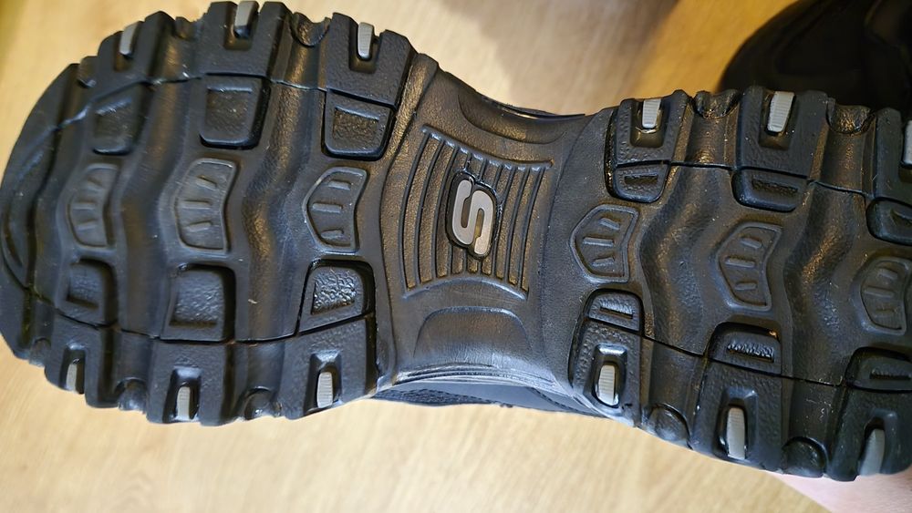 Зимове взуття на хлопчика Skechers  36 розміру