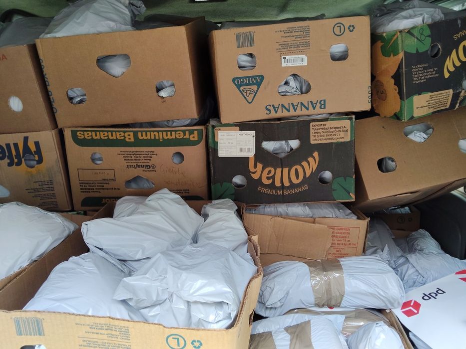 Nieopłacone paczki cały karton bananowiec
