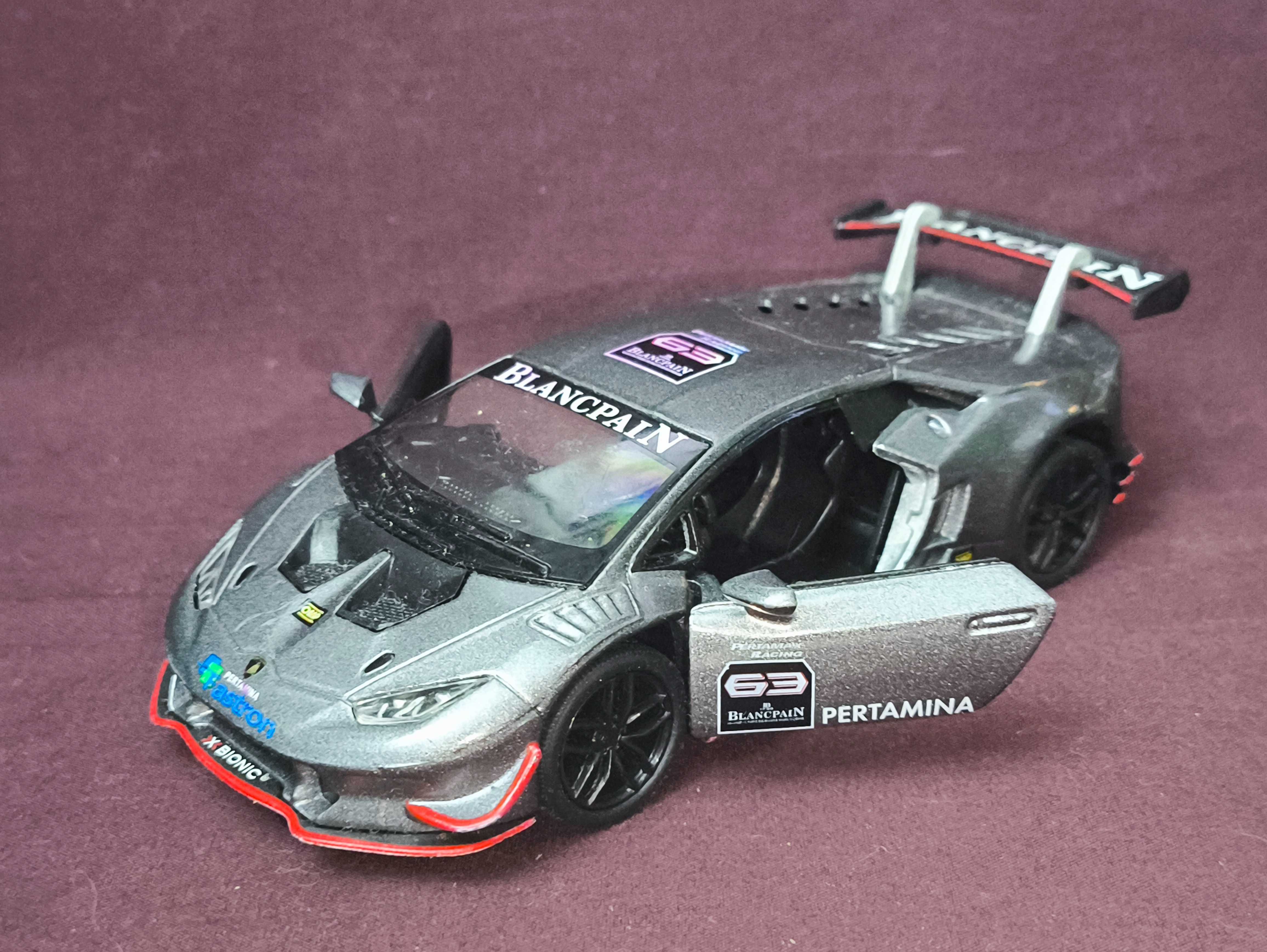 Машинка инерционная Lamborghini Huracan LP620-2 Kinsmart 1:36