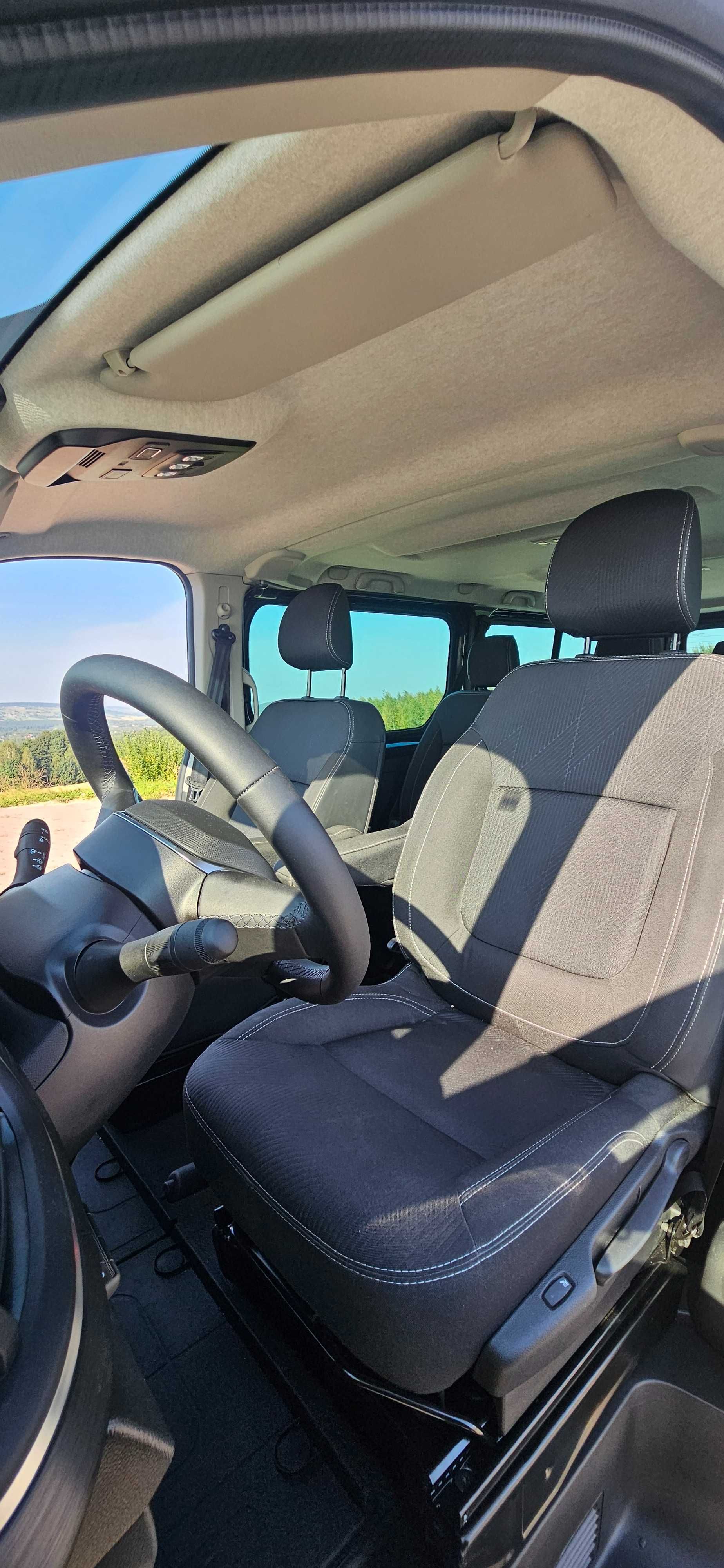 Wynajem bus 8 osób 9 osób Renault Trafic Combi Long automat, hak, 2024