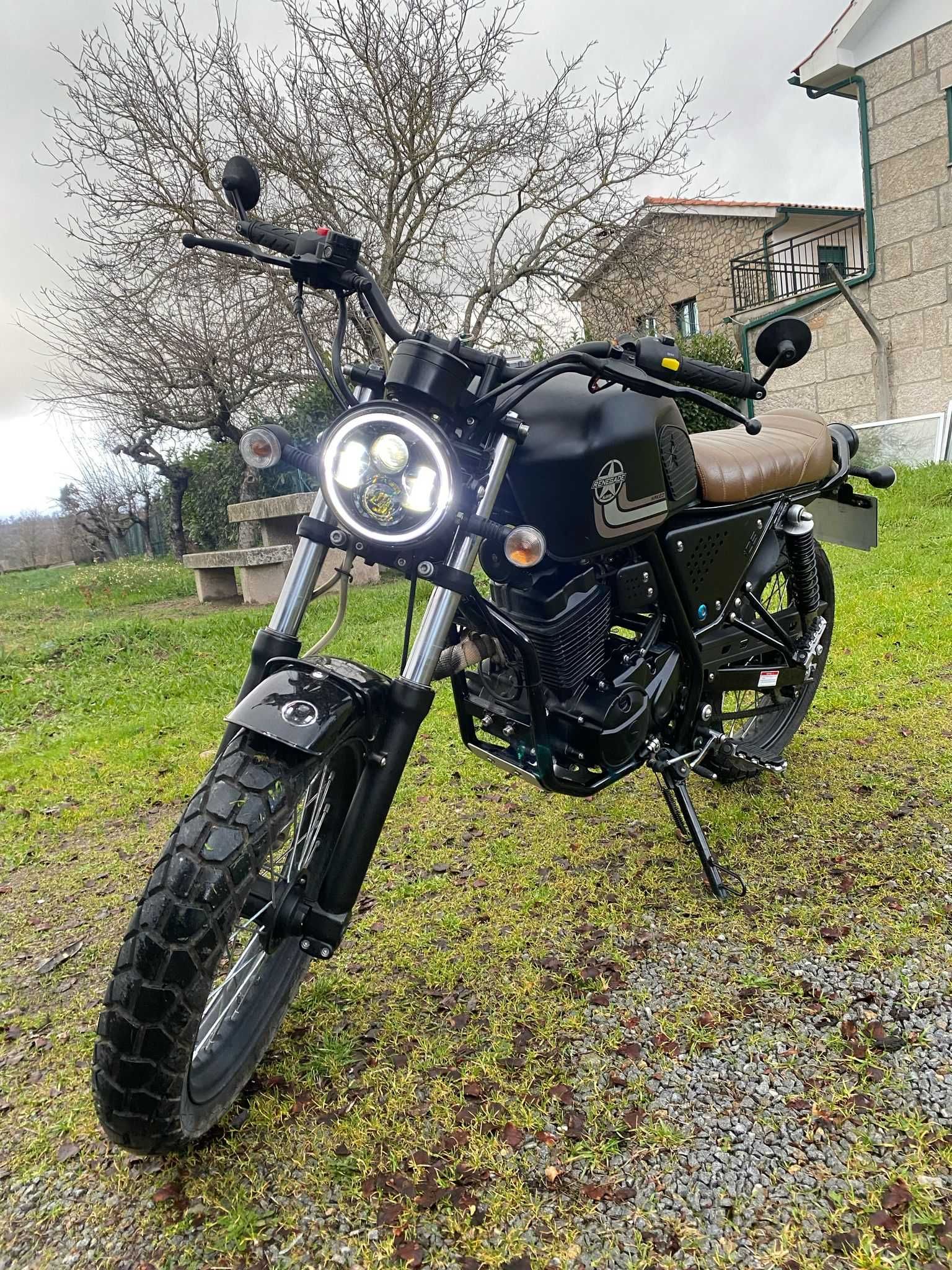 UM Renegade Scrambler 125 – Apenas 5000 km