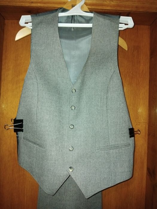 Костюм мужской тройка52 размер.рост3-4