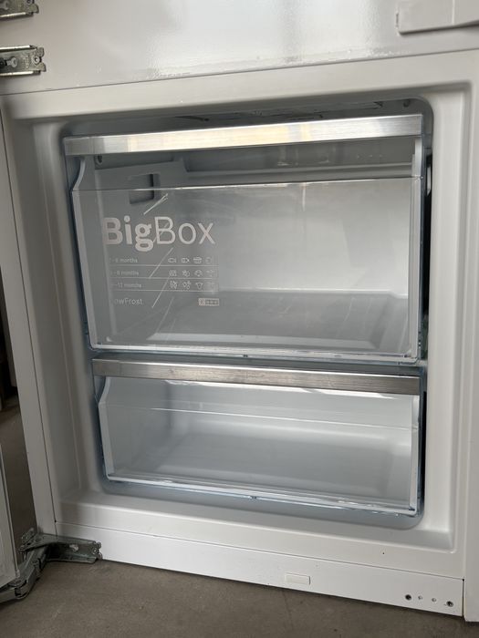 Bosch KIS77 AD40/07 – вбудований холодильник‑морозильник, A+++