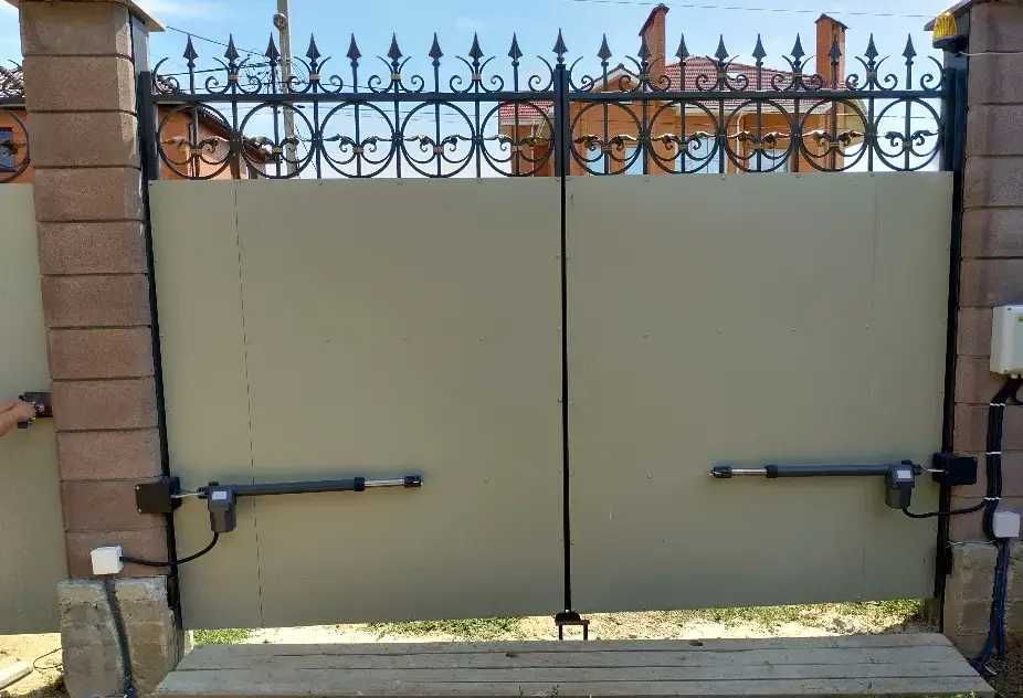 Відкриття воріт з пульта , Автоматика для розпашних воріт