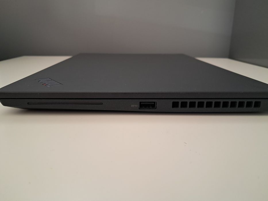 Lenovo ThinkPad T14s Gen 2 I7-1185G7 3.0GHz/ 32GB RAM/ 512GB ssd