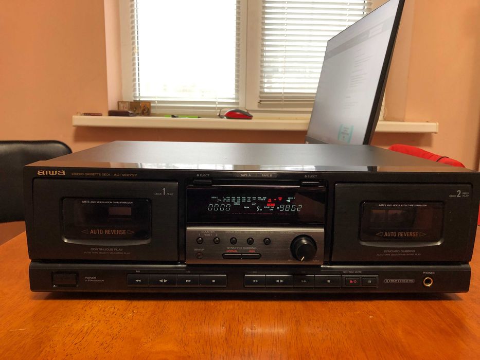 Касетна дека  Aiwa AD-WX737.