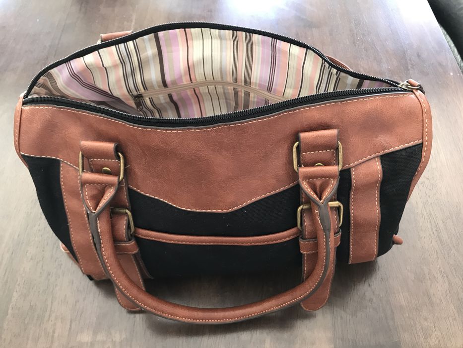 Mala vintage preta e castanha