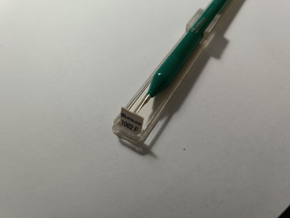 Caneta Vintage Pelikan 1062 F