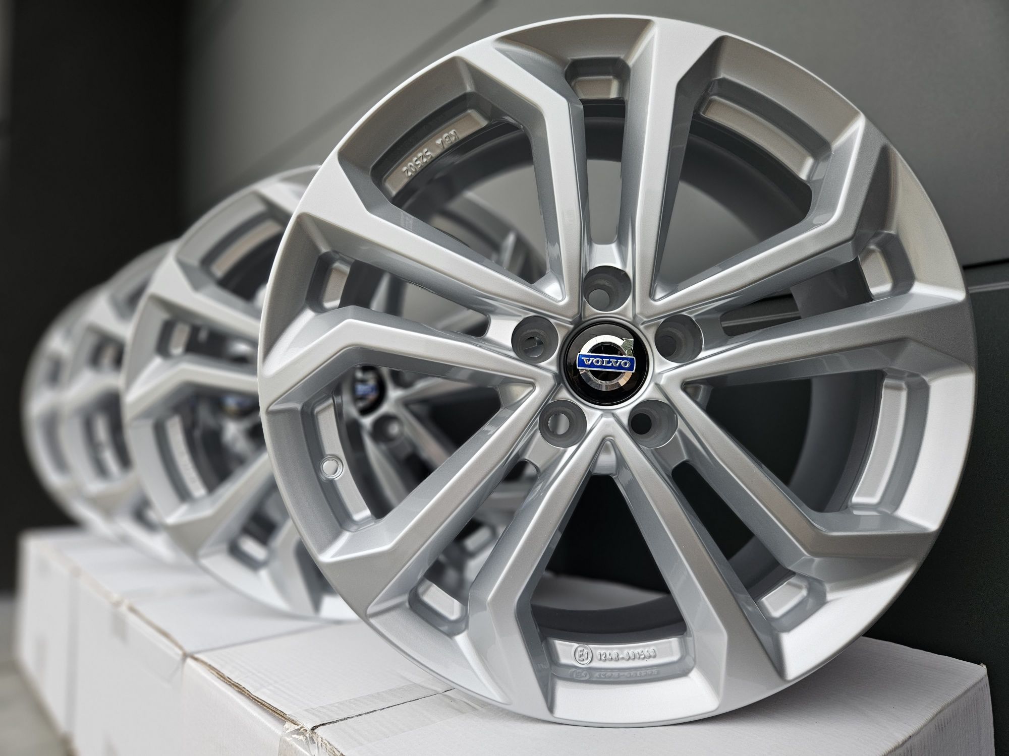 Volvo 18 " Felgi 5x108 Nowe XC40 XC60 V40 V60 V90 Cross Country S60