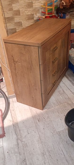 Sprzedam komode w dobrym stanie