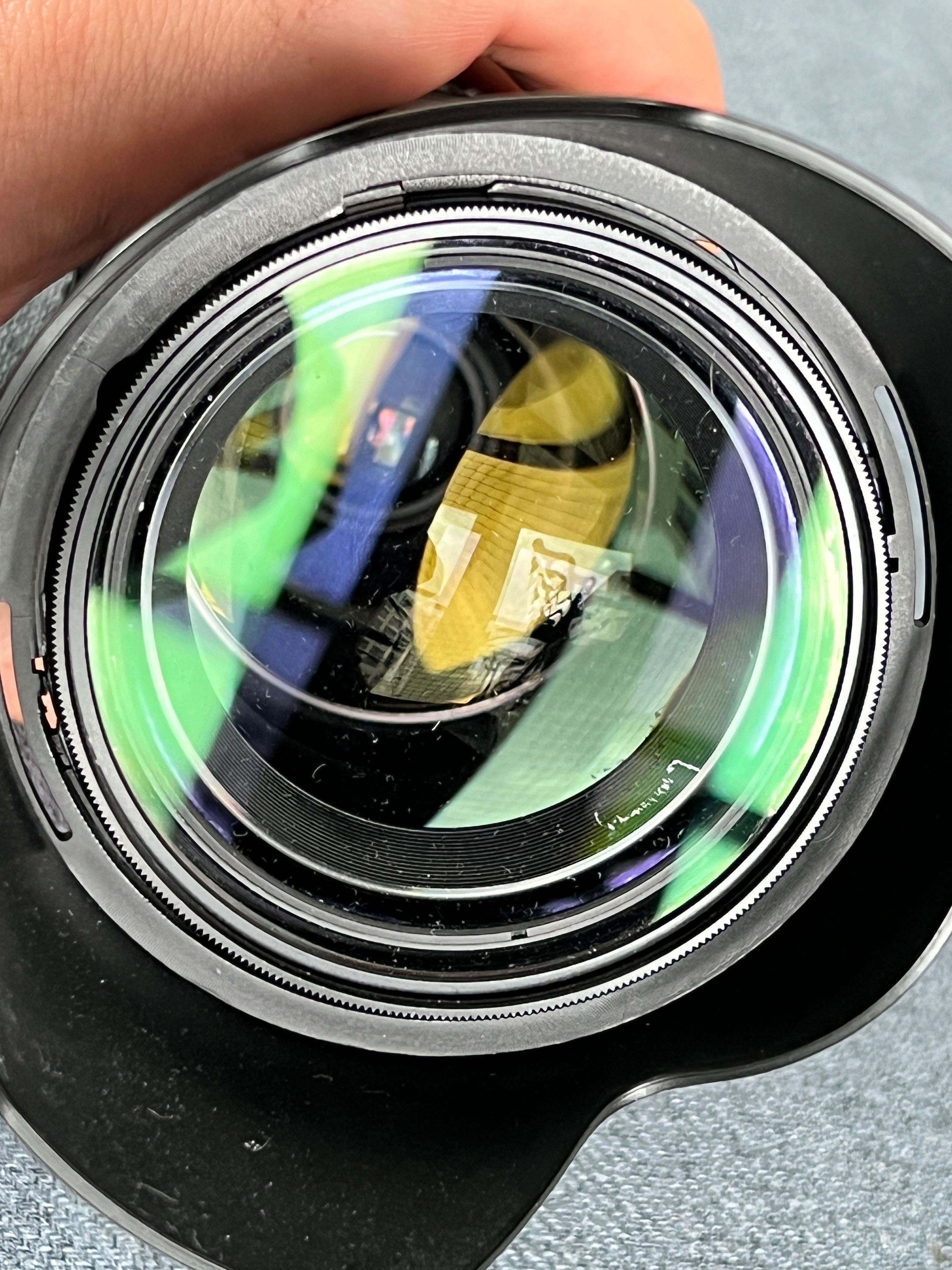 Nikon Zoom - Nikkor 24~85mm f/2.8~f/4 D(IF) macro