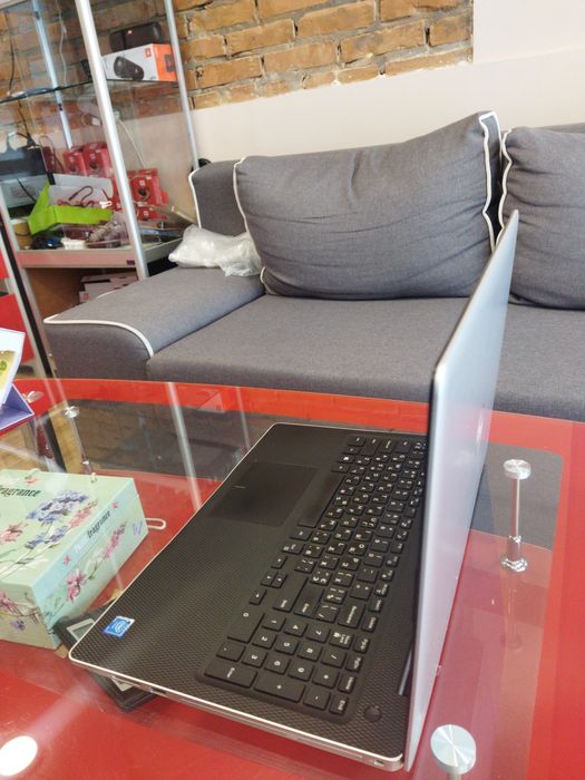Ноутбук dell inspiron 15 3582 N4000 2.5Ghz/8Gb DDR4/SSD 128gb/15.6