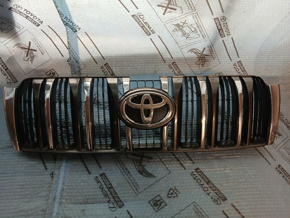 Atrapa Grill Toyota Land Cruiser J150  rok 09-13