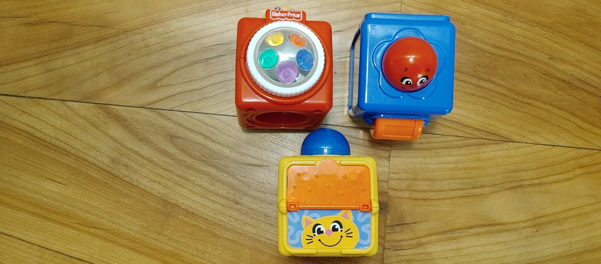 FISHER PRICE AKTYWNE KLOCKI ze zwierzątkami sensoryczne