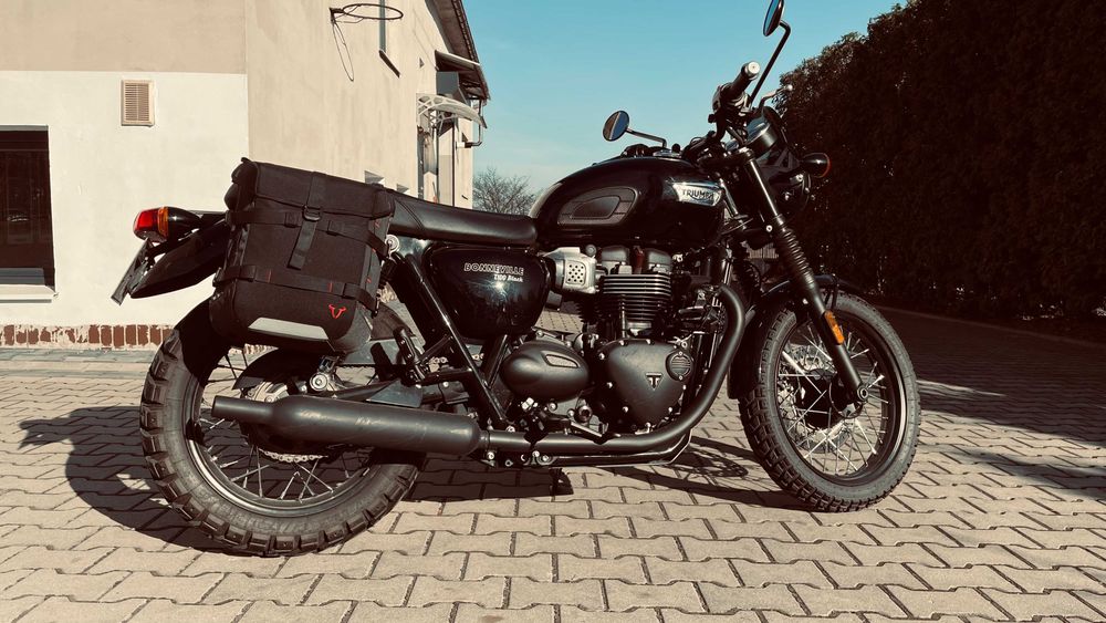 TRIUMPH Bonneville T100 BLACK