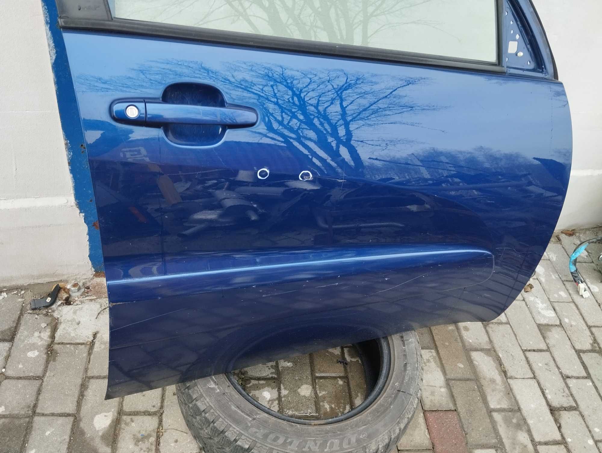 Drzwi Prawy Przód Kod Lakieru 8M6 Toyota Rav4 II